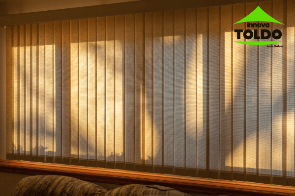 cortinas-verticales-traslúcidas-innovatoldo